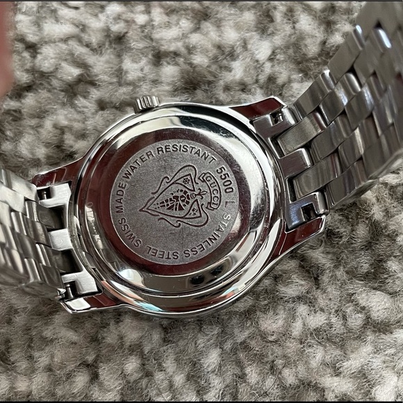 Gucci watch women’s. - Picture 6 of 11